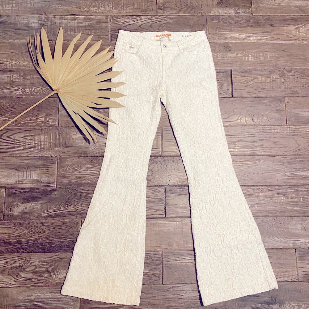 Billabong Love child lace bell bottom flare jeans size 5 NWOT